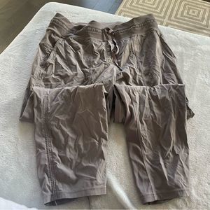 Lululemon athletica studio cropped jogger